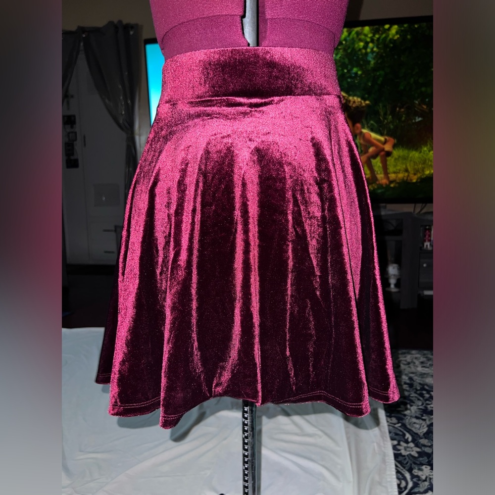 High-Waisted Burgundy Velour Mini Skirt